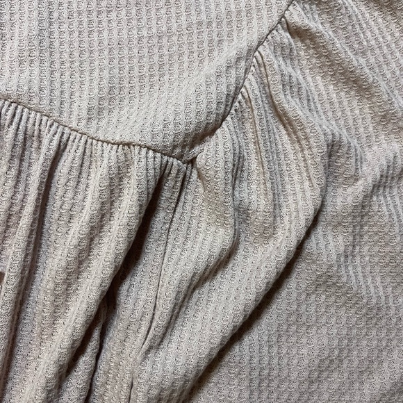 Altar’d State Ruffle Top - Picture 3 of 4